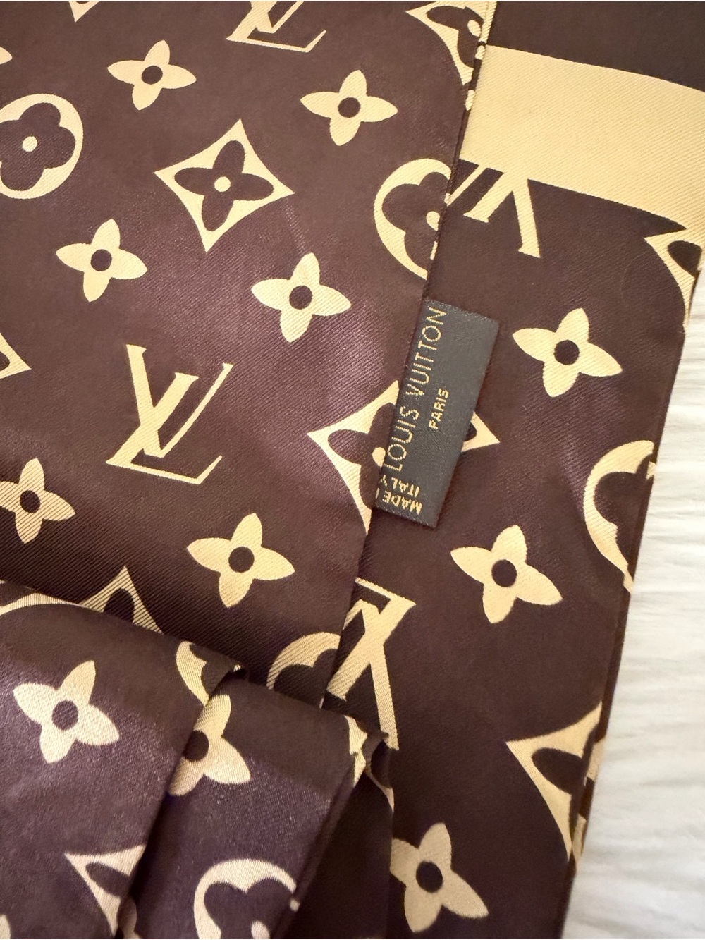 Louis Vuitton Brown & gold Monogram Silk Scarf - Picture 4 of 10